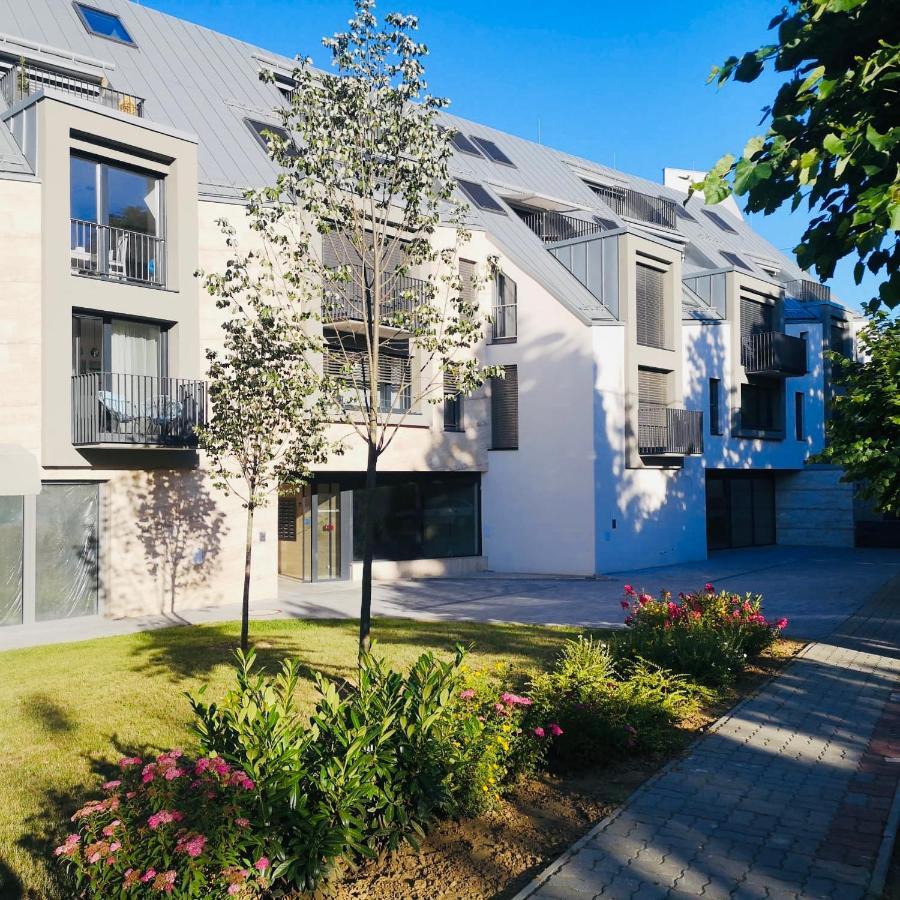 Lotusbluete Appartement In Heviz Mit Tiefgarage Und Panoramaterrasse エクステリア 写真